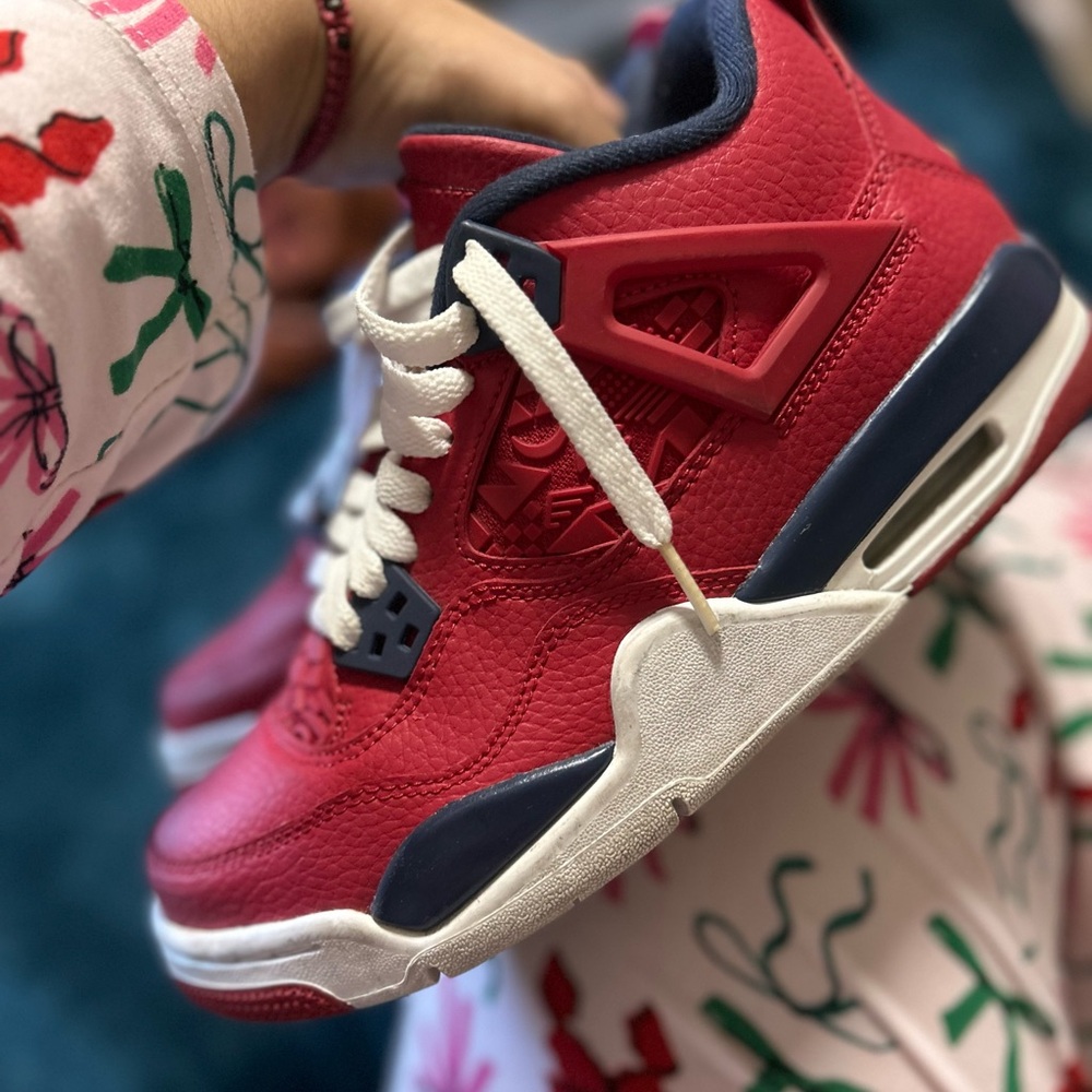 Retro 4 Jordans FIBA